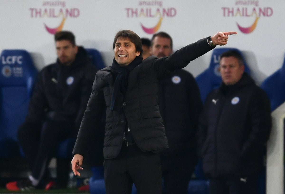 Conte: "No hay ningún problema con Diego Costa, no se entrena por dolores de espalda" Conte: "No hay ningún problema con Diego Costa, no se entrena por dolores de espalda"