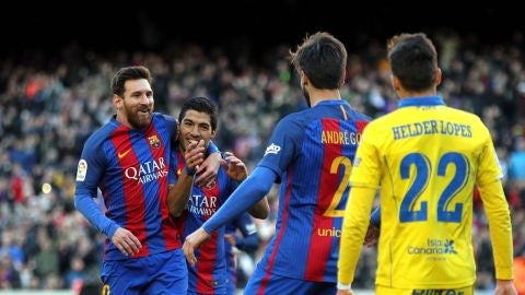 Luis Su&aacute;rez y Messi celebran el 1-0 ante Las Palmas