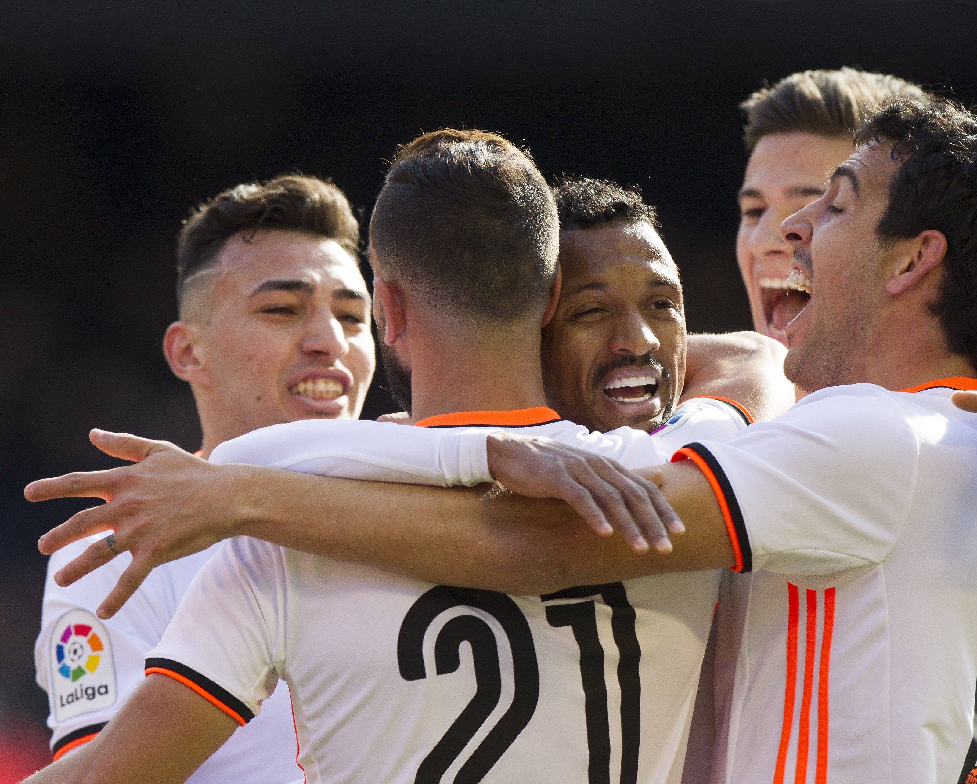 El Valencia coge aire con su primer triunfo en Mestalla desde hace tres meses El Valencia coge aire con su primer triunfo en Mestalla desde hace tres meses