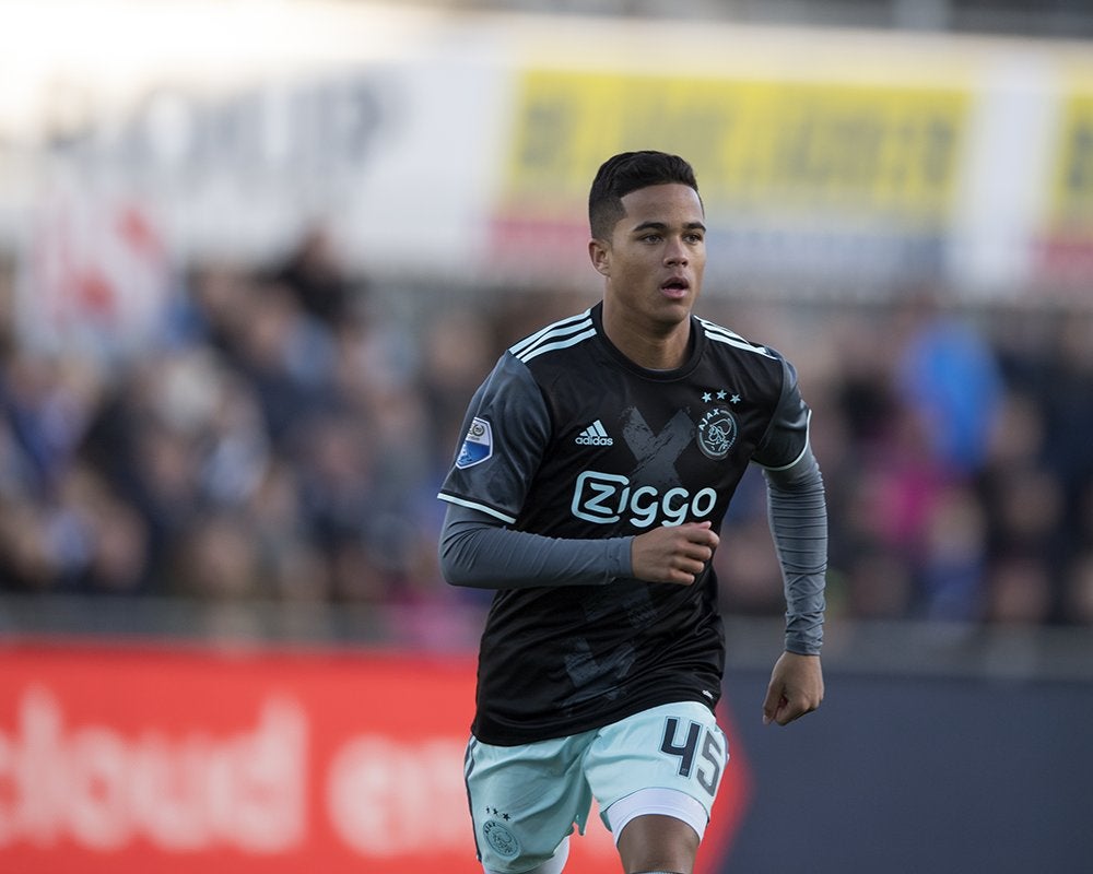 El hijo del mítico Patrick Kluivert debuta con el primer equipo del Ajax a los 17 años El hijo del mítico Patrick Kluivert debuta con el primer equipo del Ajax a los 17 años