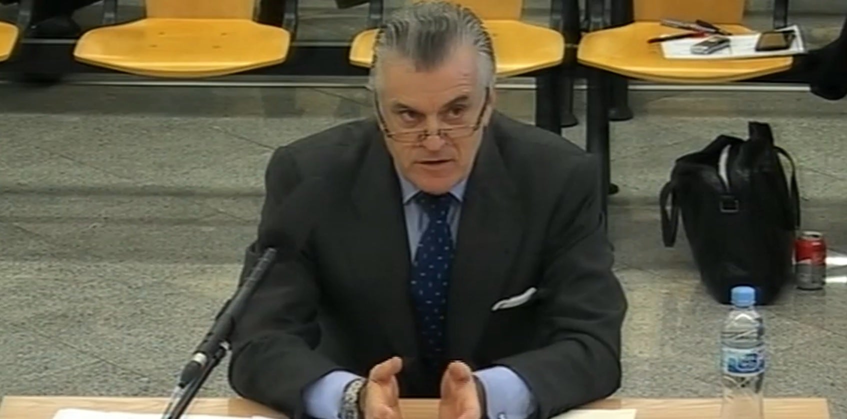 Luis Bárcenas: "El dinero en Suiza era como un fondo de pensiones fuera de España" Luis Bárcenas: "El dinero en Suiza era como un fondo de pensiones fuera de España"