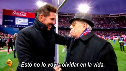 La emotiva sorpresa que El Hormiguero dio a los socios más antiguos del Atletico de Madrid La emotiva sorpresa que El Hormiguero dio a los socios más antiguos del Atletico de Madrid