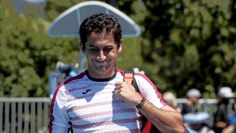 Nicol&aacute;s Almagro abandona en el Open de Australia