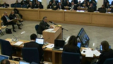 Luis B&aacute;rcenas declarando durante el juicio de G&uuml;rtel