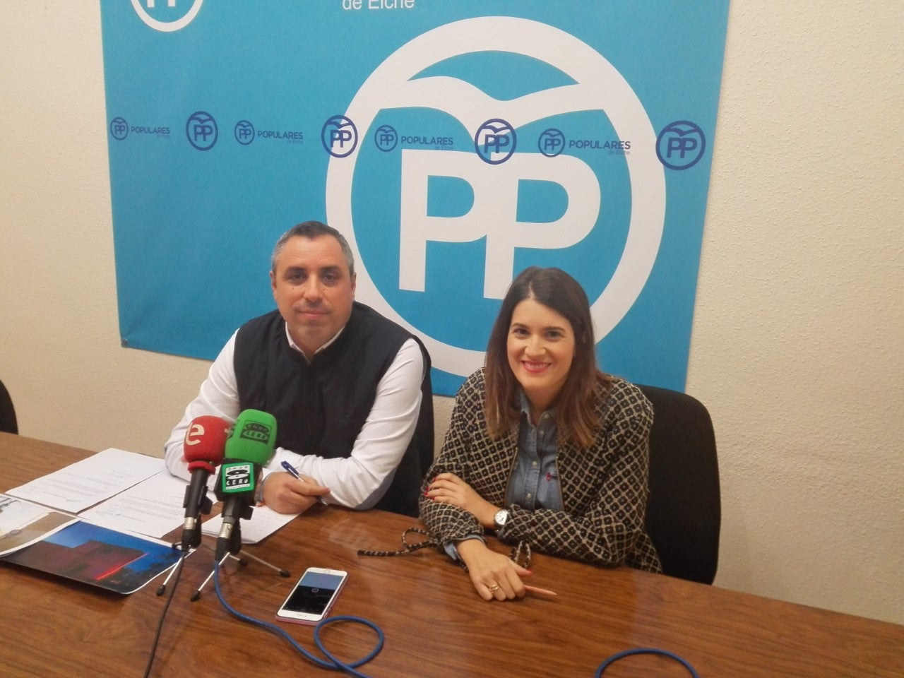 El PP de Elche exige la dimisión de Mireia Mollà tras el informe policial que señala que quiso que se obviara la actuación en una fiesta sin licencia El PP de Elche exige la dimisión de Mireia Mollà tras el informe policial que señala que quiso que se obviara la actuación en una fiesta sin licencia