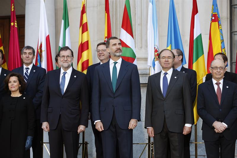 Arranca la VI Conferencia de Presidentes tras un desayuno con el Rey Arranca la VI Conferencia de Presidentes tras un desayuno con el Rey