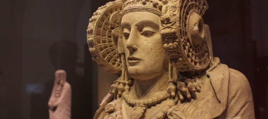 La Dama de Elche en el Museo Aurqueológico Nacional. La Dama de Elche en el Museo Aurqueológico Nacional.