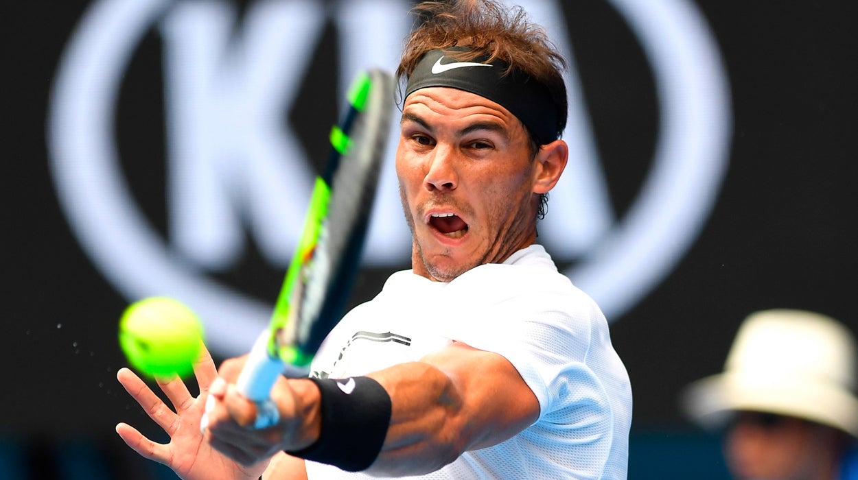 Nadal convence en su debut en el Open de Australia ante el alemán Florian Mayer Nadal convence en su debut en el Open de Australia ante el alemán Florian Mayer
