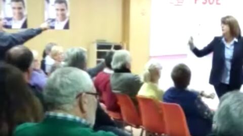 Soraya Rodr&iacute;guez es increpada por un militante en Valladolid