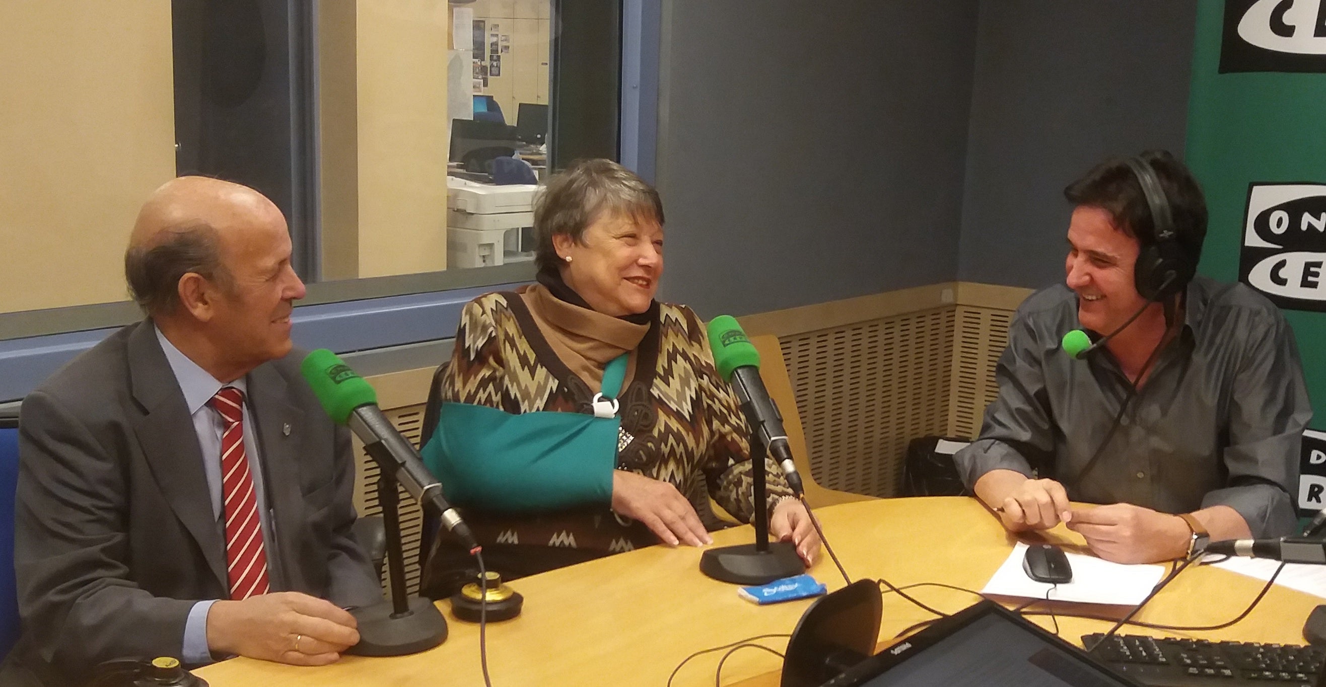 Maria Luisa y Justo visitan El Transistor tras la sorpresa de 'El Hormiguero': "Pensábamos que nos llevaban al Calderón para despedirnos del estadio" Maria Luisa y Justo visitan El Transistor tras la sorpresa de 'El Hormiguero': "Pensábamos que nos llevaban al Calderón para despedirnos del estadio"