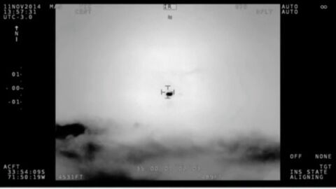 Frame 0.0 de: El Gobierno de Chile confirma y publica las im&aacute;genes militares de un OVNI avistado en 2014