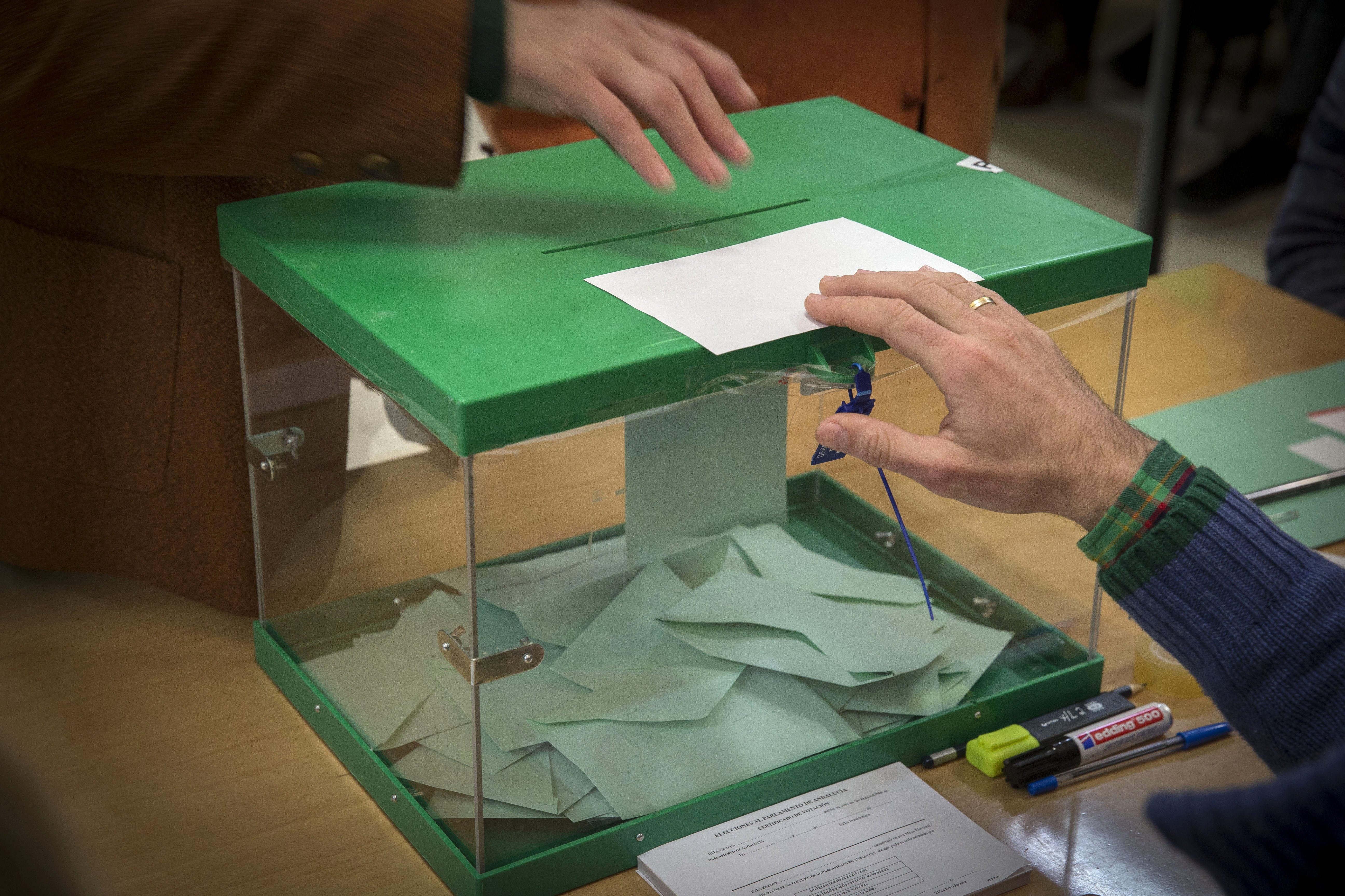 Abren los colegios electorales en Alemania Abren los colegios electorales en Alemania