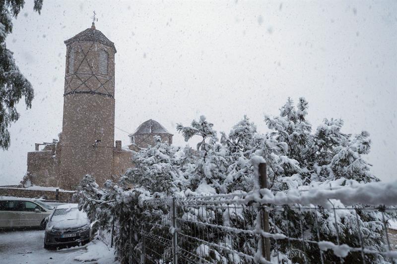 La Aemet activa la alerta roja en Murcia por las intensas nevadas La Aemet activa la alerta roja en Murcia por las intensas nevadas