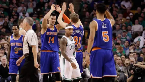 Willy Hernangómez celebra una canasta junto a Kuzminskas Willy Hernangómez celebra una canasta junto a Kuzminskas