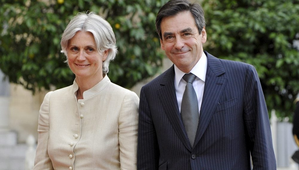 Penelope Fillon junto a su marido François Fillon, ex primer ministro conservador francés