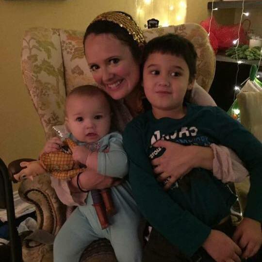 Una mujer de Virginia acude a una cita a ciegas y desaparece junto a sus dos hijos Una mujer de Virginia acude a una cita a ciegas y desaparece junto a sus dos hijos