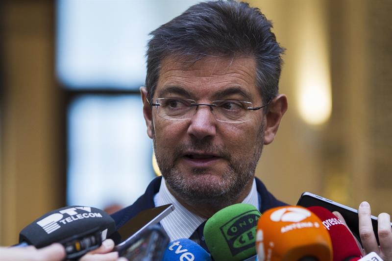 Rafael Catalá: "Las peticiones de diálogo de Puigdemont esconden voluntad de imposición" Rafael Catalá: "Las peticiones de diálogo de Puigdemont esconden voluntad de imposición"