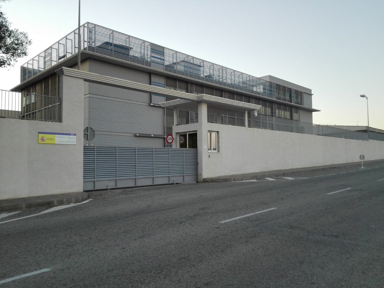 Todo listo en Elche para inaugurar la oficina local de Tráfico que dará servicio a más de 900.000 vecinos de las comarcas del sur de la provincia Todo listo en Elche para inaugurar la oficina local de Tráfico que dará servicio a más de 900.000 vecinos de las comarcas del sur de la provincia