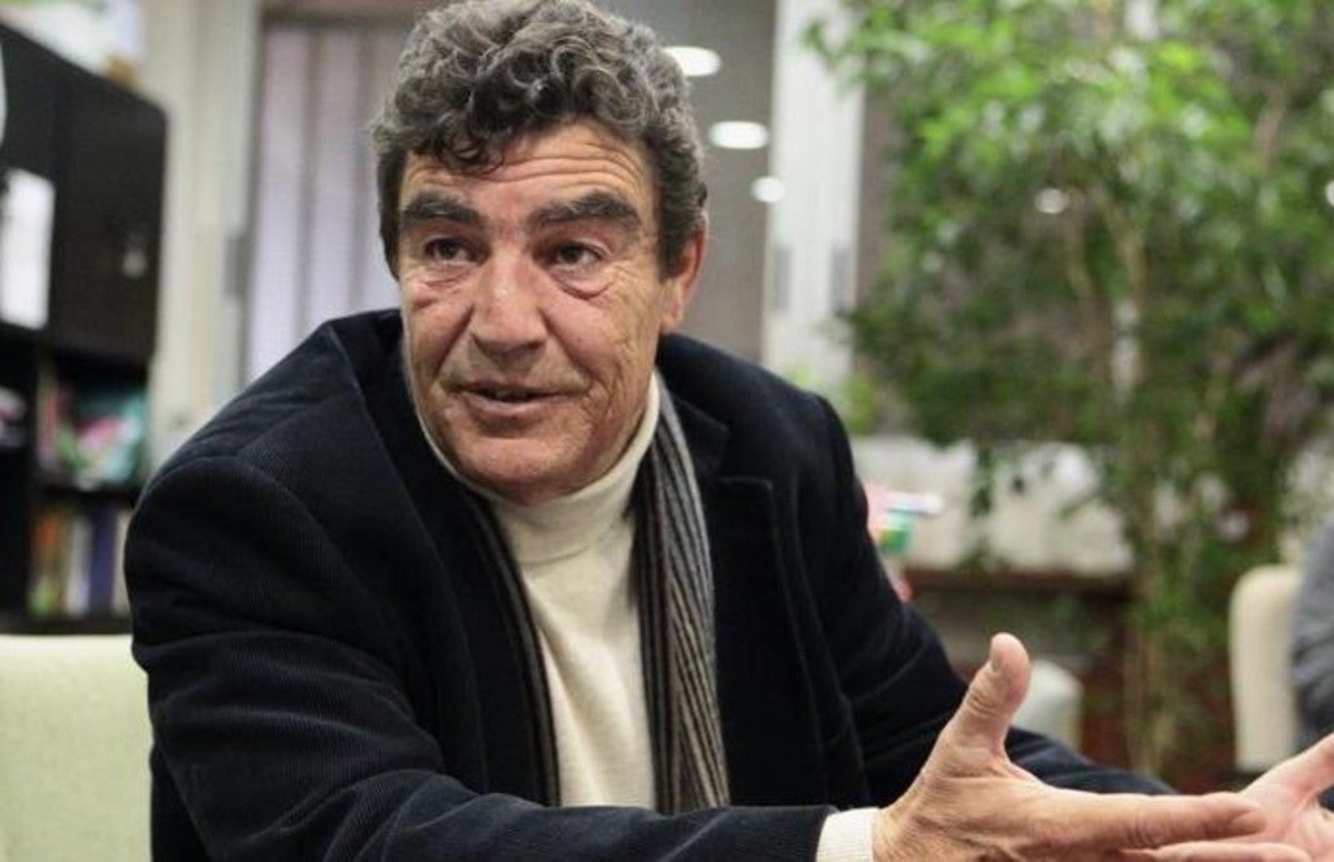 El juez de Menores de Granada pide "que vuelva la 'mili' para ellos y ellas" y para "los ‘ni-nis’, un año o dos" El juez de Menores de Granada pide "que vuelva la 'mili' para ellos y ellas" y para "los ‘ni-nis’, un año o dos"