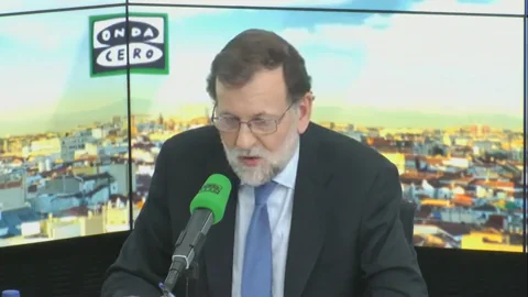 Frame 33.659835 de: Rajoy: "No he podido ver las películas nominadas a los Goya. Leo novelas"