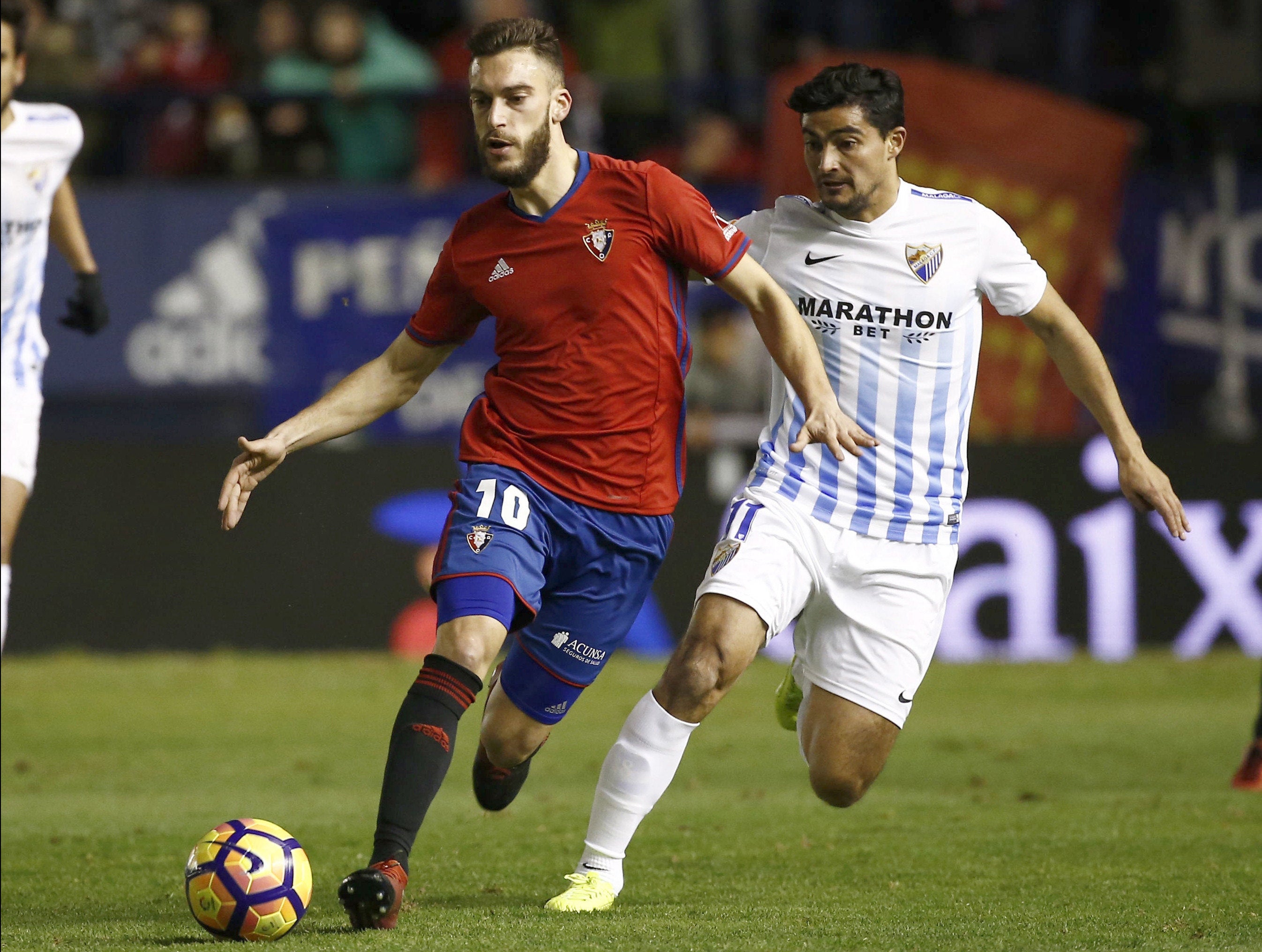 Málaga y Osasuna prolongan sus malas rachas de escasez de victorias Málaga y Osasuna prolongan sus malas rachas de escasez de victorias