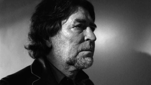 Joaqu&iacute;n Sabina, en el videoclip de 'lo niego todo'