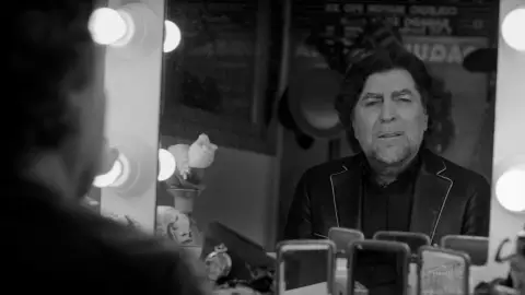 Sabina en 'Lo niego todo' Sabina en 'Lo niego todo'