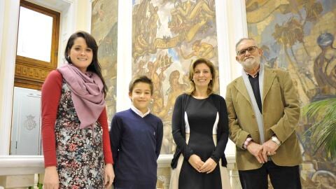 La alcaldesa de Castell&oacute;n, Amparo Marco, ha sido la encargada de comunicar su elecci&oacute;n a los dos nuevos pregoneros.