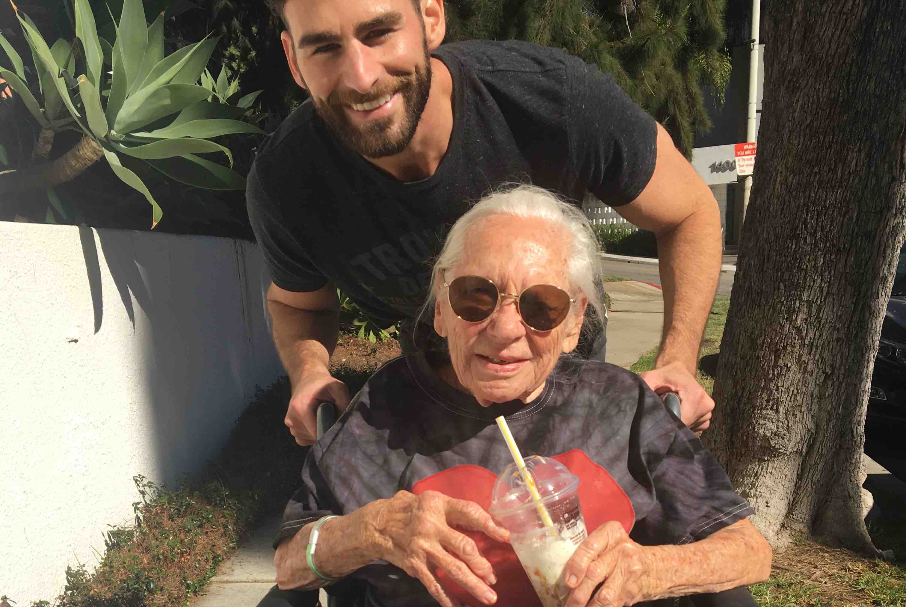 Muere la anciana con leucemia que fue acogida por su vecino en su casa para que no pasase sola sus últimos días Muere la anciana con leucemia que fue acogida por su vecino en su casa para que no pasase sola sus últimos días