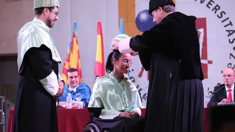 Momento de la investidura de Teresa Perales como Doctora Honoris Causa de la UMH. Universidad