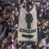 Pancartas machistas en el estadio del Lyon