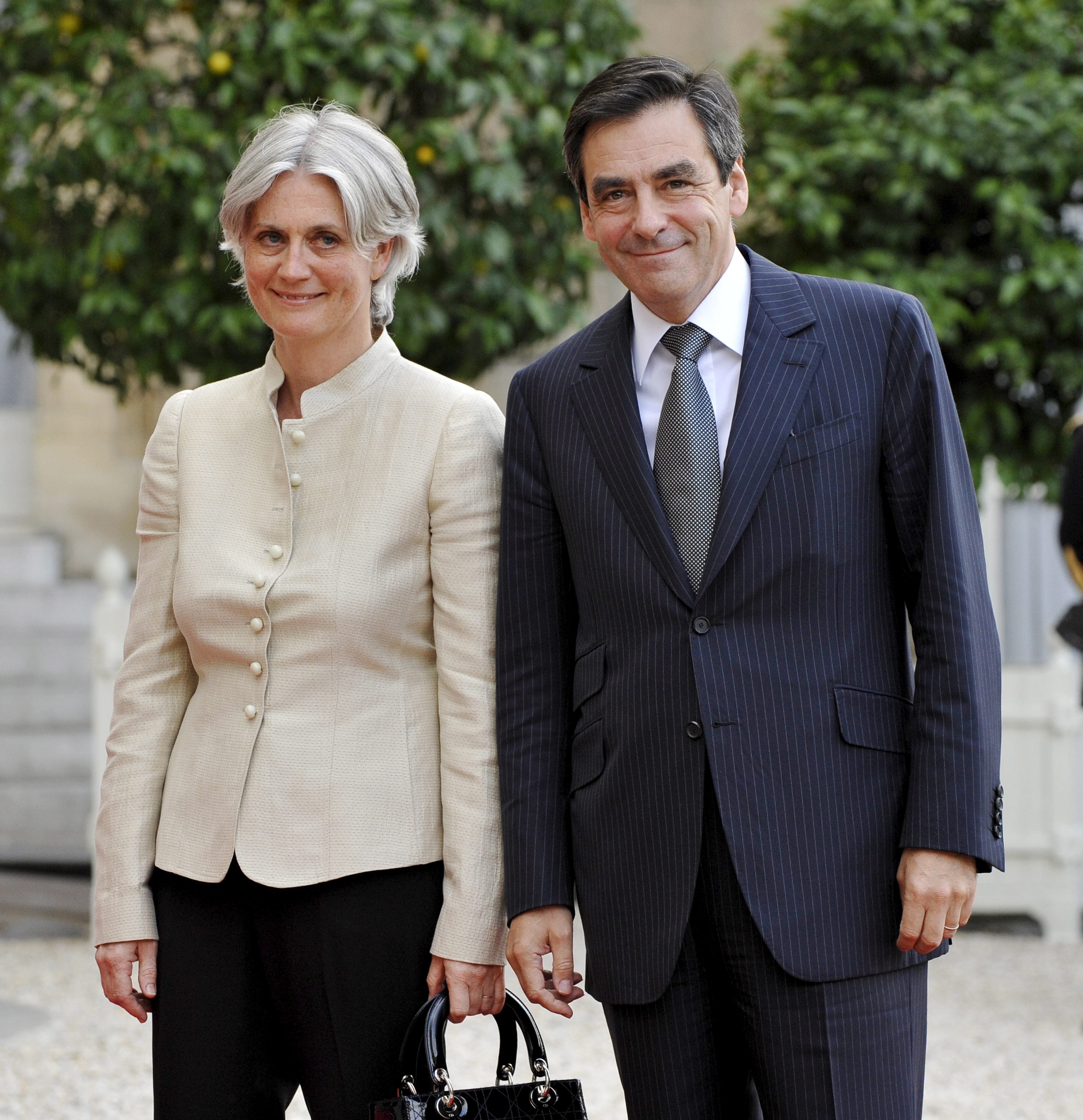 Fillon, citado a declarar ante un juzgado de instrucción por los empleos ficticios de su mujer Fillon, citado a declarar ante un juzgado de instrucción por los empleos ficticios de su mujer