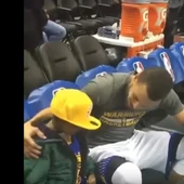 Stephen Curry da una sorpresa a un niño al que le quedan meses de vida Stephen Curry da una sorpresa a un niño al que le quedan meses de vida