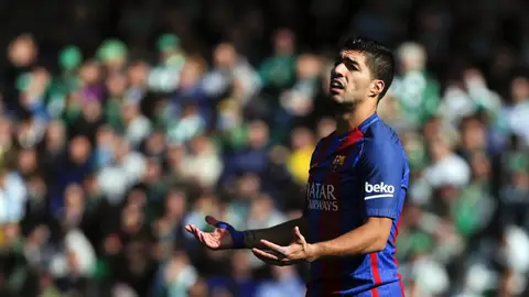 Luis Suárez se lamenta Luis Suárez se lamenta