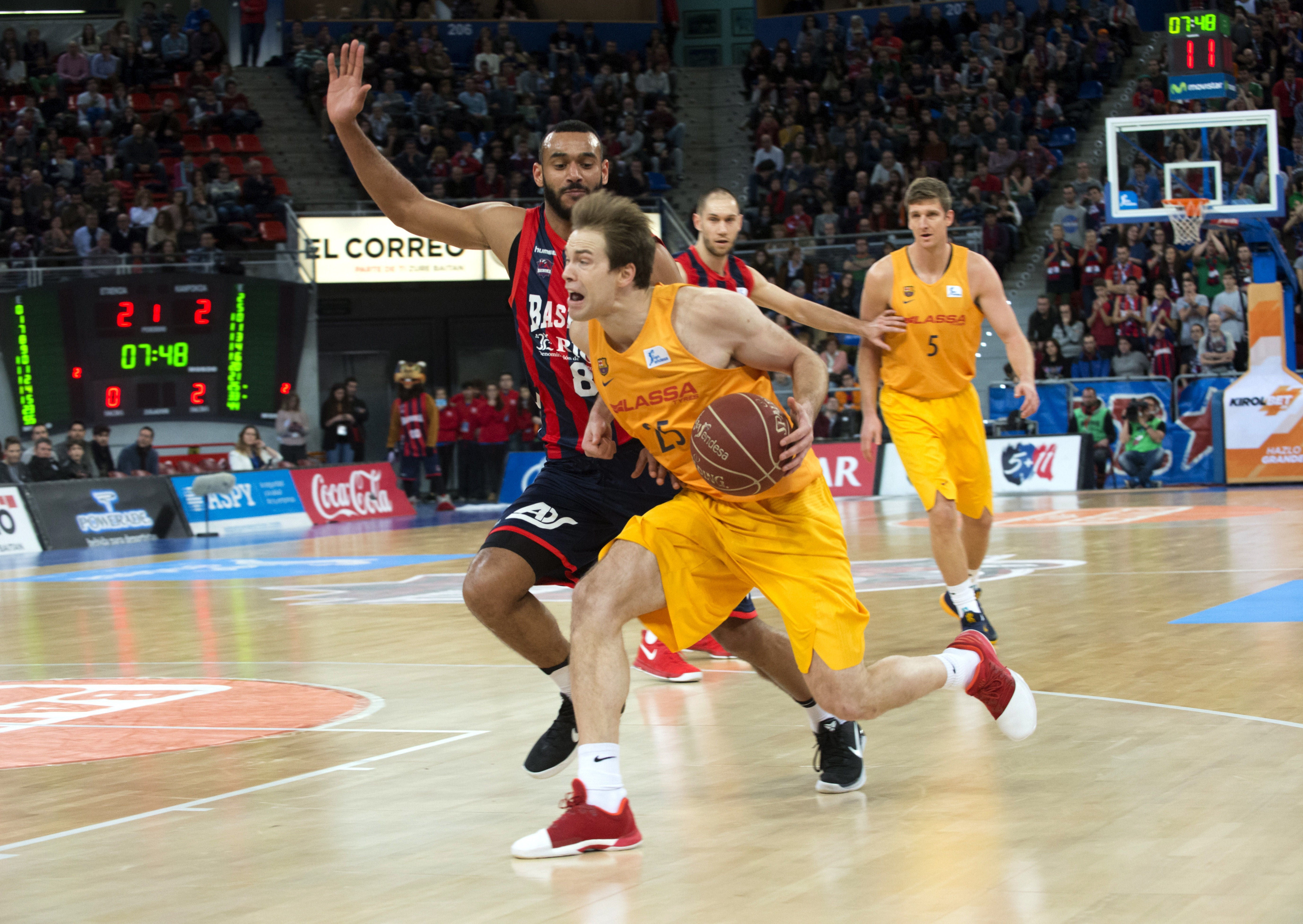 El Barcelona gana y anula al Baskonia en el Buesa Arena El Barcelona gana y anula al Baskonia en el Buesa Arena