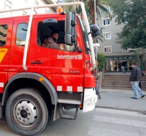 Un coche de bomberos en un suceso Un coche de bomberos en un suceso