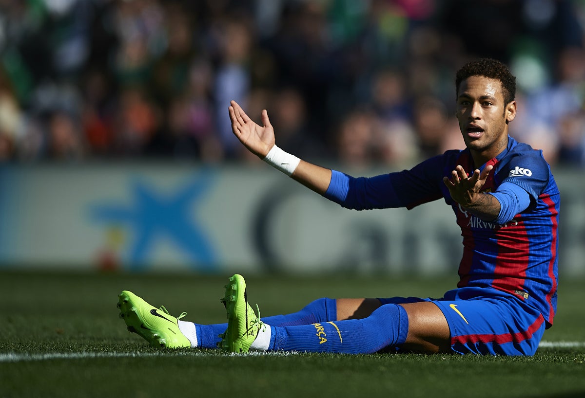 Jordi Mestre: "Neymar provoca a los defensas y a veces sale mal parado" Jordi Mestre: "Neymar provoca a los defensas y a veces sale mal parado"