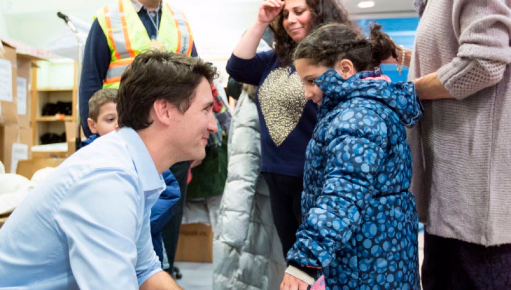 El primer ministro de Canadá recibe a los refugiados