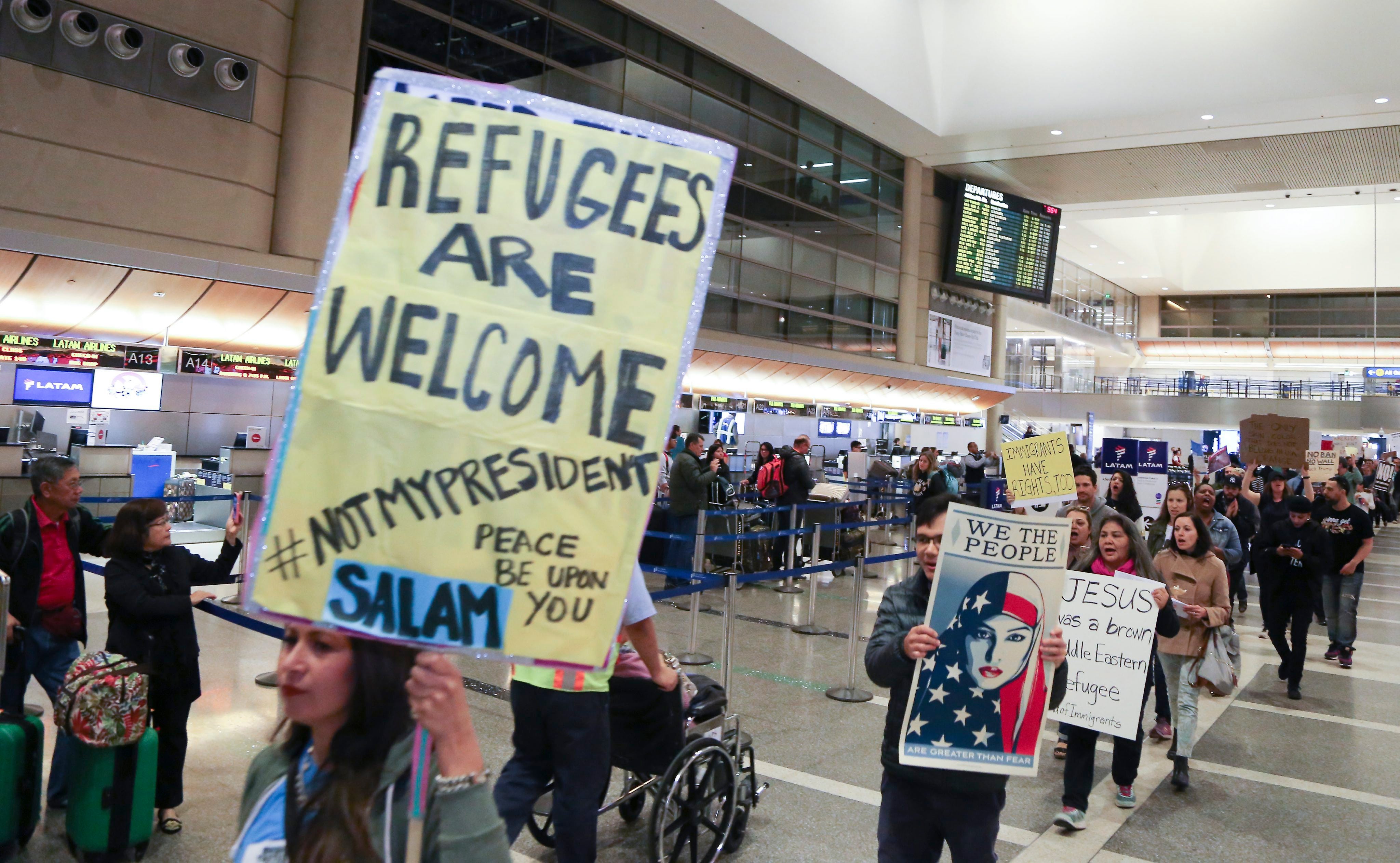 Trump usará "todos los medios" para restaurar el veto migratorio Trump usará "todos los medios" para restaurar el veto migratorio