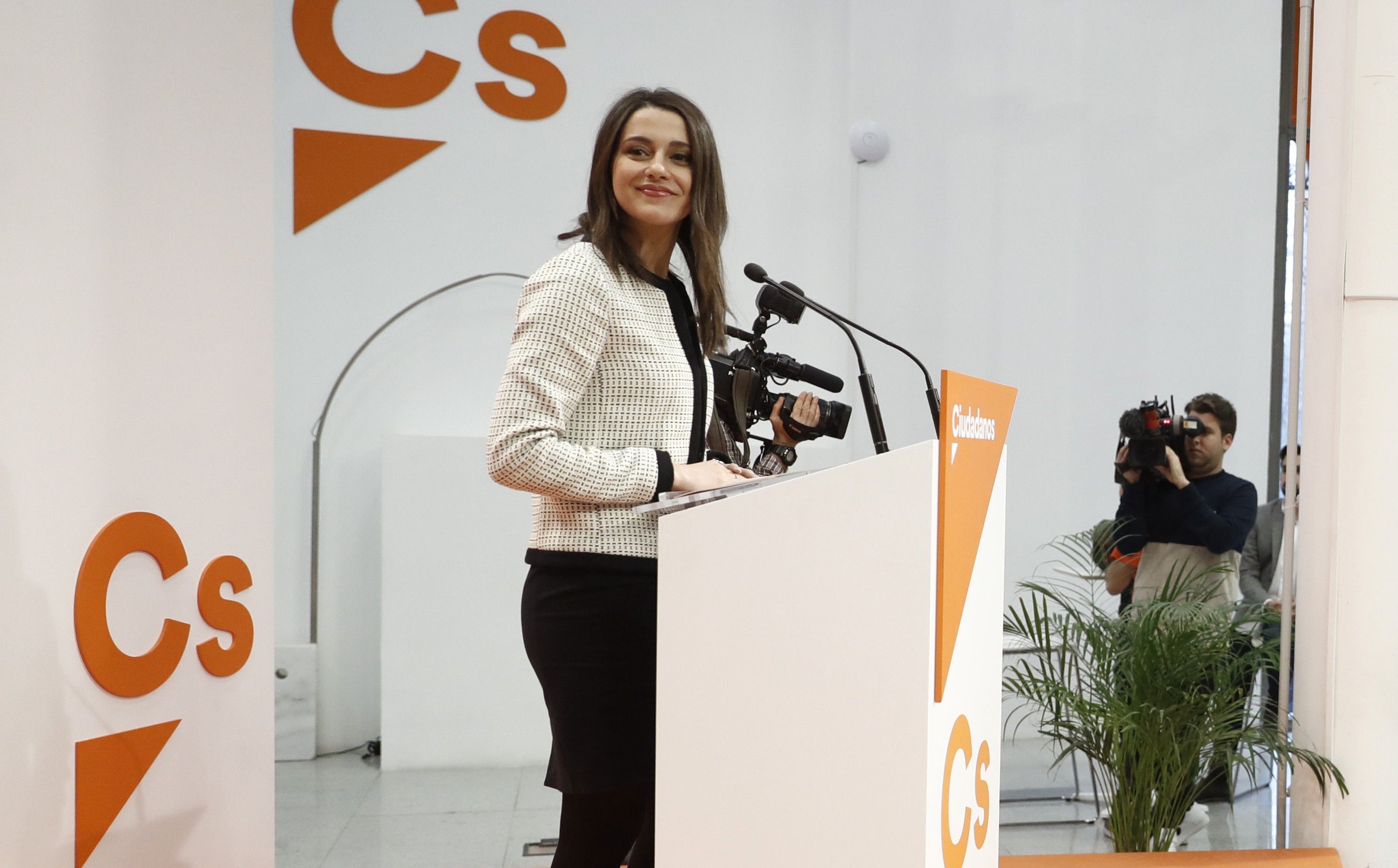 Arrimadas no ve otra salida en Cataluña que "elecciones o elecciones" Arrimadas no ve otra salida en Cataluña que "elecciones o elecciones"
