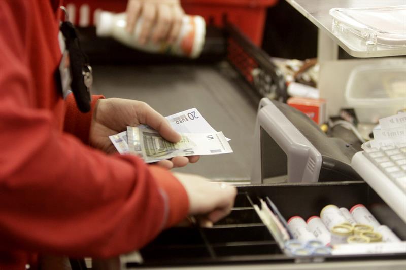 El 10% de los trabajadores no puede ni siquiera hacer frente al gasto de la alimentación, según la UGT El 10% de los trabajadores no puede ni siquiera hacer frente al gasto de la alimentación, según la UGT