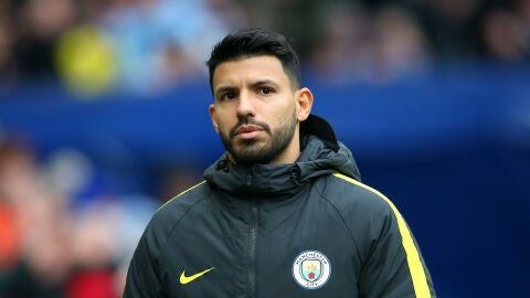 Ag&uuml;ero, con el ch&aacute;ndal de suplente