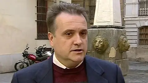 Carles Recio Carles Recio, el funcionario que no pisaba su puesto de trabajo.