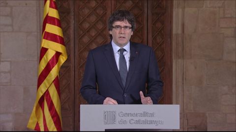 Frame 0.0 de: Puigdemont, sobre el juicio contra Artur Mas, Joana Ortega e Irene Rigau por el 9-N: "Hoy muchos nos sentimos juzgados" 