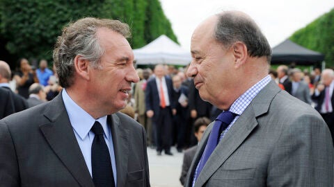 Fran&ccedil;ois Bayrou habla con Jean-Michel Baylet