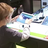 Frame 66.983672 de: Aumenta el número de niños adictos a los móviles y tabletas Frame 66.983672 de: Aumenta el número de niños adictos a los móviles y tabletas