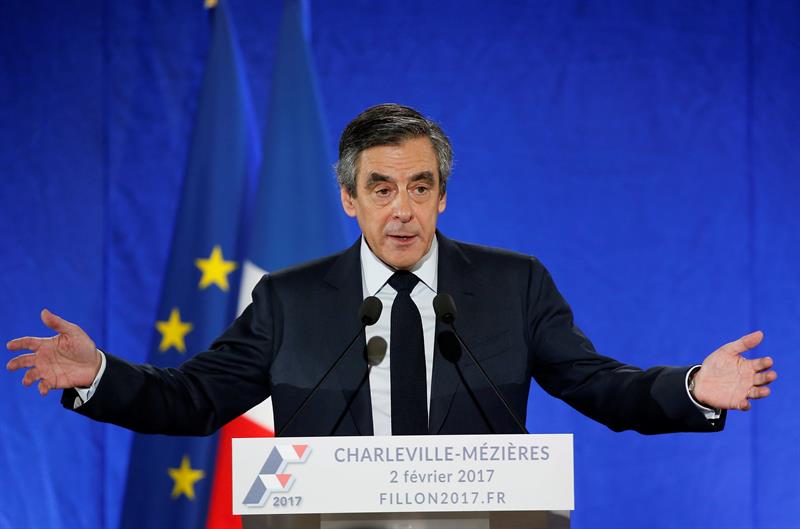 Fillon pide perdón por emplear a su familia pero insiste en que todo fue legal Fillon pide perdón por emplear a su familia pero insiste en que todo fue legal