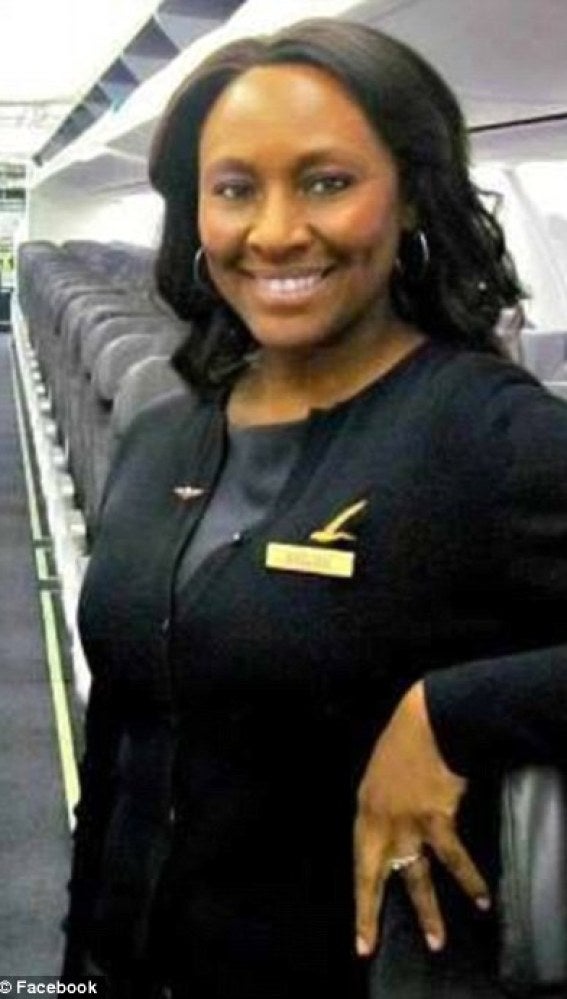La auxiliar de vuelo Shelia Fedrick