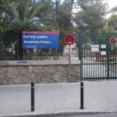 Acceso principal al colegio Menéndez Pelayo de Elche.