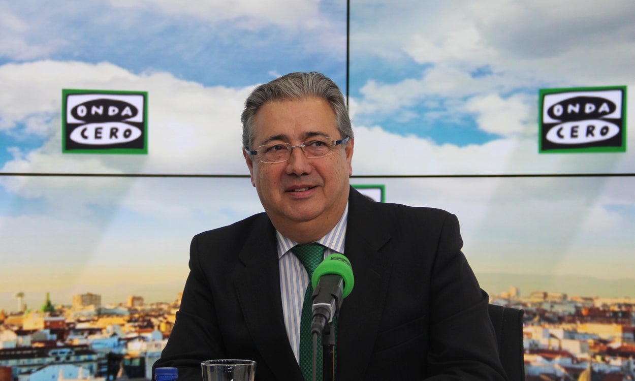 Juan Ignacio Zoido, sobre las detenciones en Badalona: "Habían contribuido a la financiación de Daesh mediante el narcotráfico" Juan Ignacio Zoido, sobre las detenciones en Badalona: "Habían contribuido a la financiación de Daesh mediante el narcotráfico"